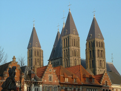 The towers of the cathedral of Tournai (photo: OliBac)